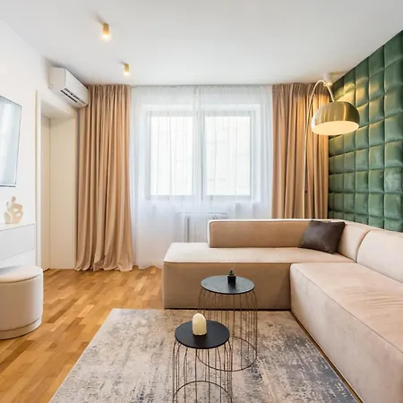 The Artist 2bdr Center Apartment
