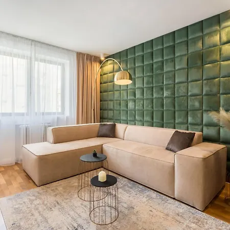 The Artist 2bdr Center Apartment