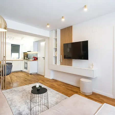 The Artist 2bdr Center Apartment *